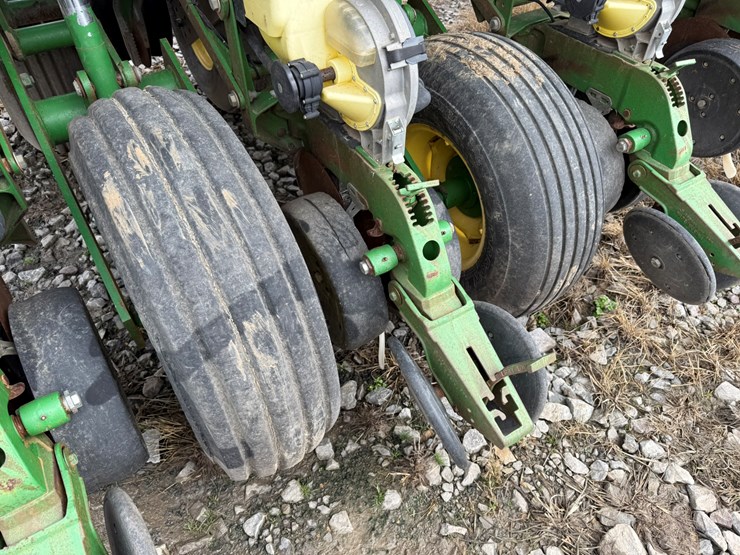 john-deere-1790-image-43