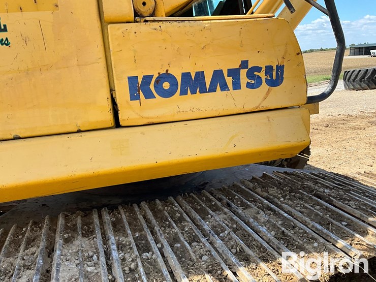 komatsu-220-trackhoe-image-10