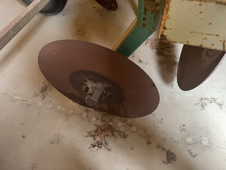 strickland-4-row-sweet-potato-inverting-plow-image-5