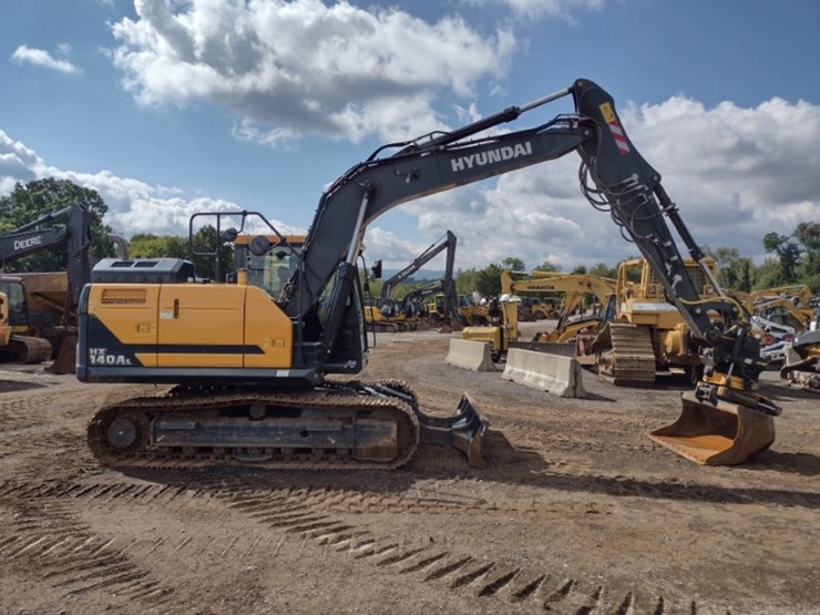 22-hyundai-hx140al-image-3