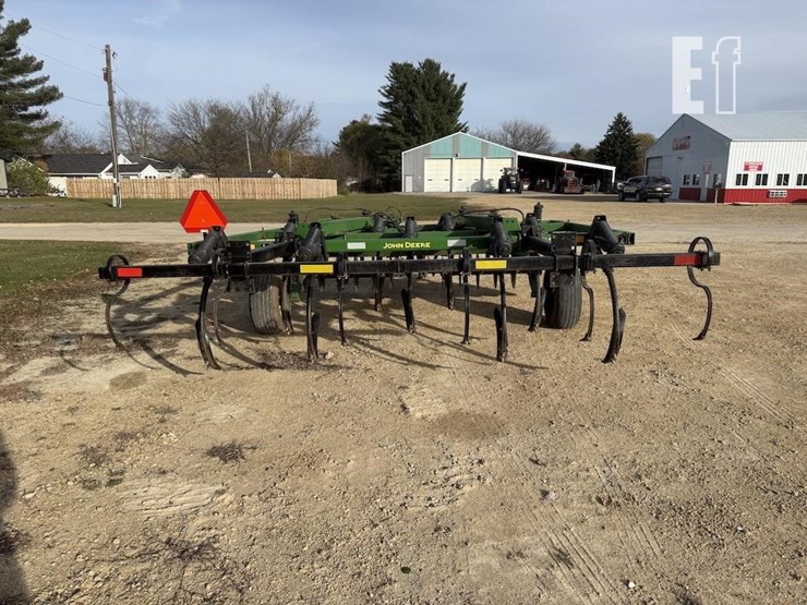 john-deere-714-image-6