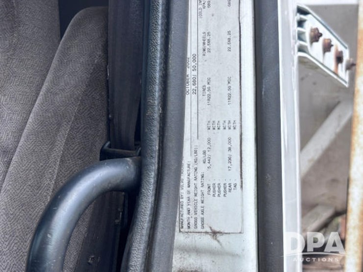 2003-volvo-10-image-89