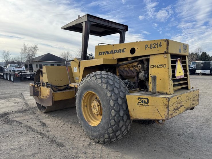 1982-caterpillar-3208-image-3