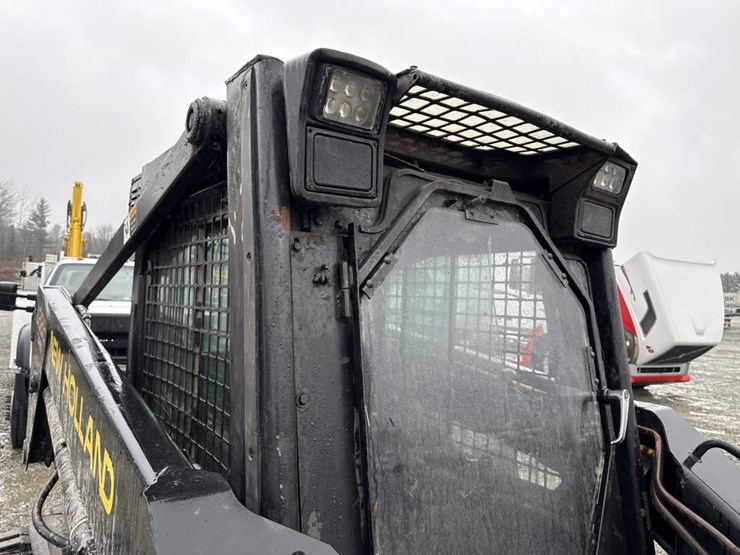 new-holland-lx885-image-17