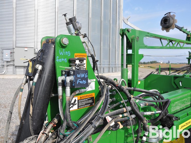 2022-john-deere-db60-image-12