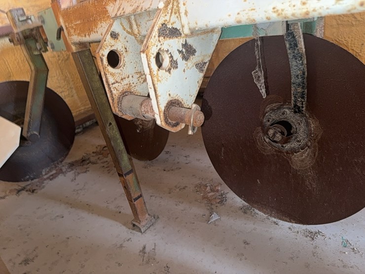 strickland-4-row-sweet-potato-inverting-plow-image-26