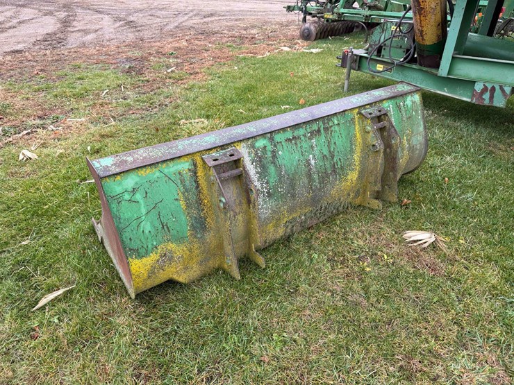 john-deere-bucket-image-2