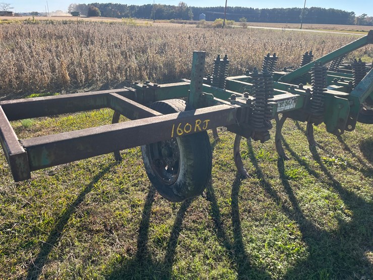 kmc-2-bar-chiesel-plow,-9-tooth,-16’-wide-bar-with-gauge-wheels,-located-at-276-jonestown-rd-snow-hill,-nc-call-252--531-8061-for-more-info.-image-4