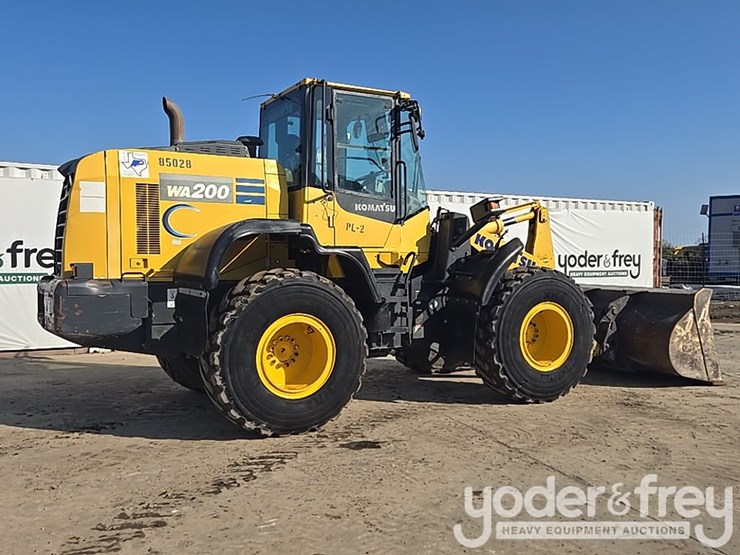 2018-komatsu-wa200-8-image-5