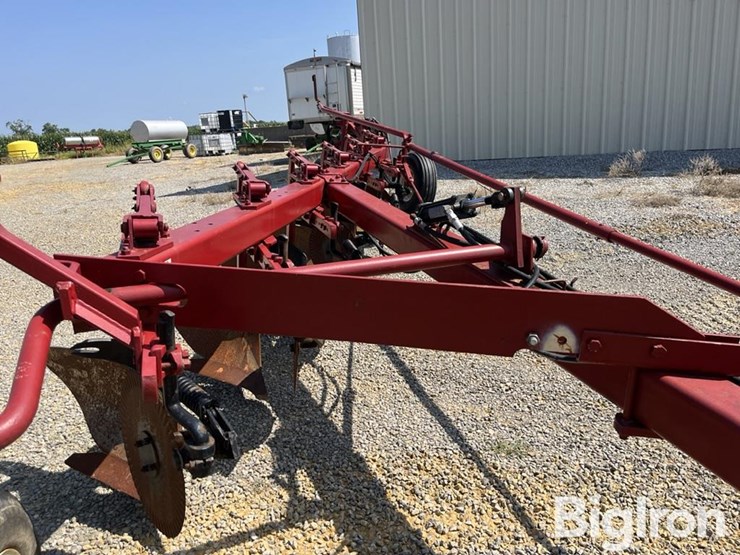 international-720-image-11