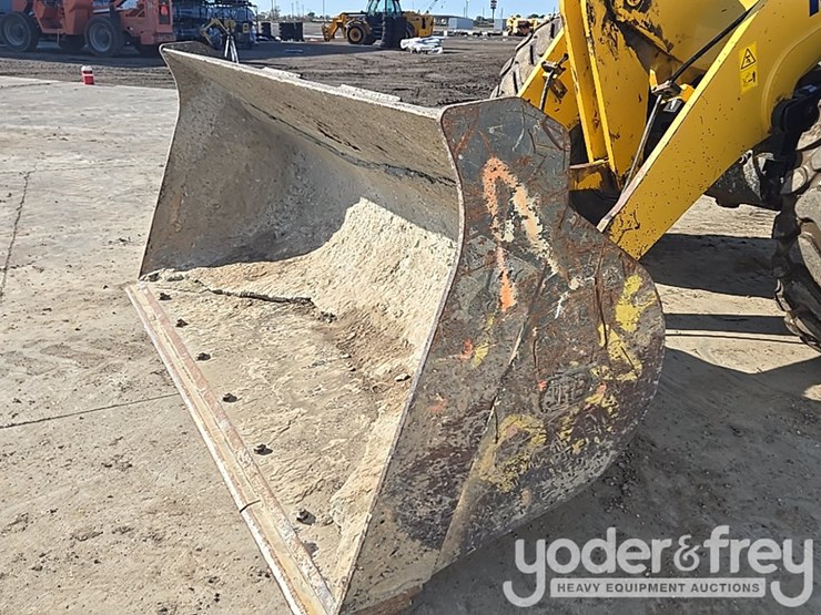 2018-komatsu-wa200-8-image-9