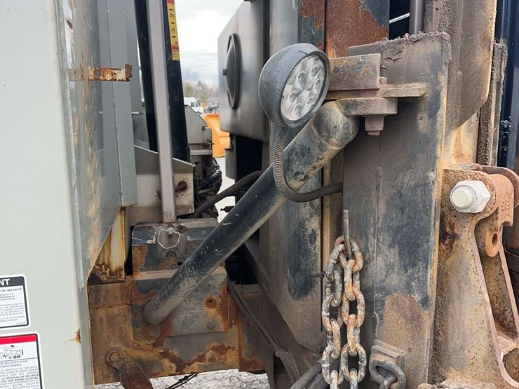 2010-international-7400-image-15