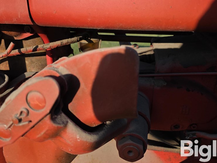1952-farmall-super-c-2wd-tractor-image-18