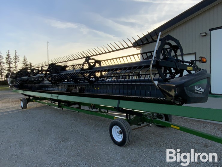 2015-macdon-40'-flex-draper-head-image-1