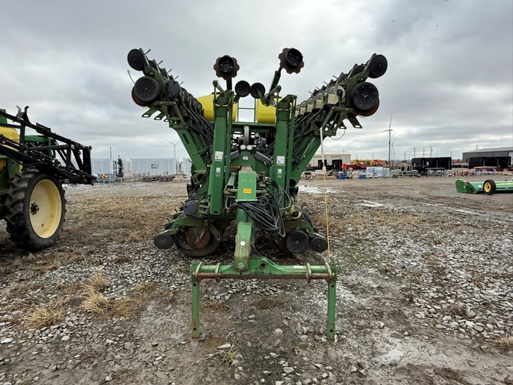 john-deere-1790-image-99