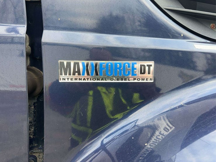 2010-international-7400-image-13