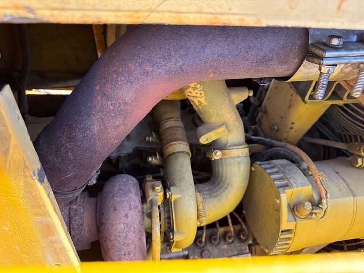 caterpillar-d4h-image-20