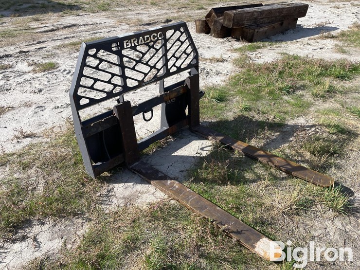 quick-attach-pallet-forks-image-3