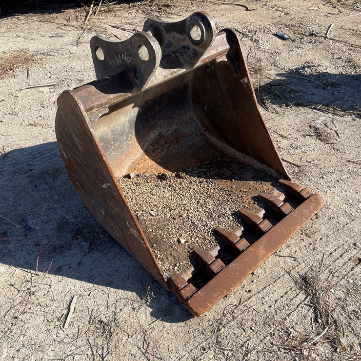 #6337 • Excavator Bucket
