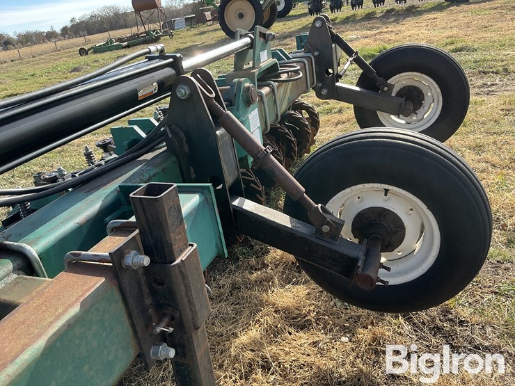 strip-cat-strip-tiller-image-13