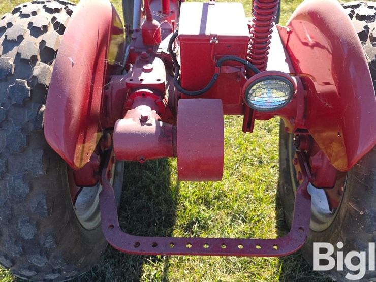 1955-farmall-cub-2wd-tractor-image-9
