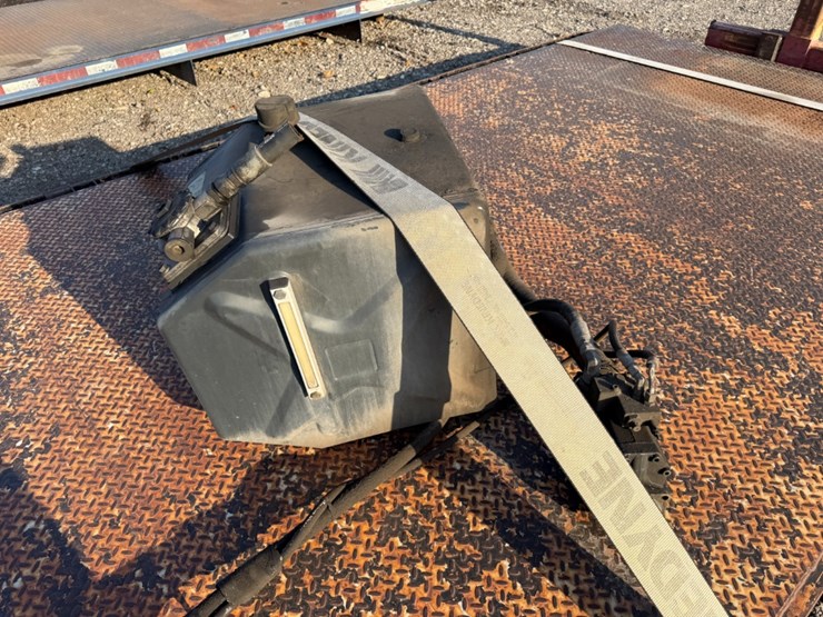 2012-hiab-288-ep-5-hipro-knuckle-crane-w/-22'6"-x-102"-steel-flatbed-w/-headache-rack-&-hiab-forks-image-12