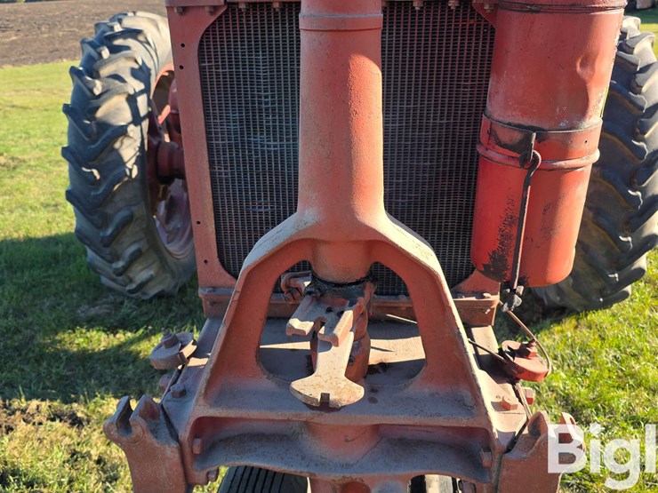 1937-farmall-f-20-2wd-tractor-image-18