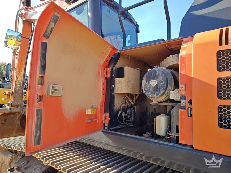 2019-hitachi-zx300-lc-image-23