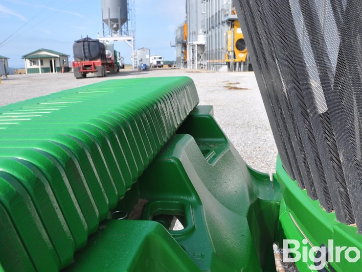 2022-john-deere-9r-540-image-12