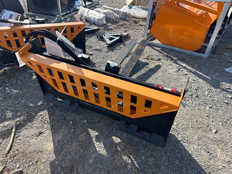 #58-•-48”-skid-steer-hydraulic-pallet-forks-image-2