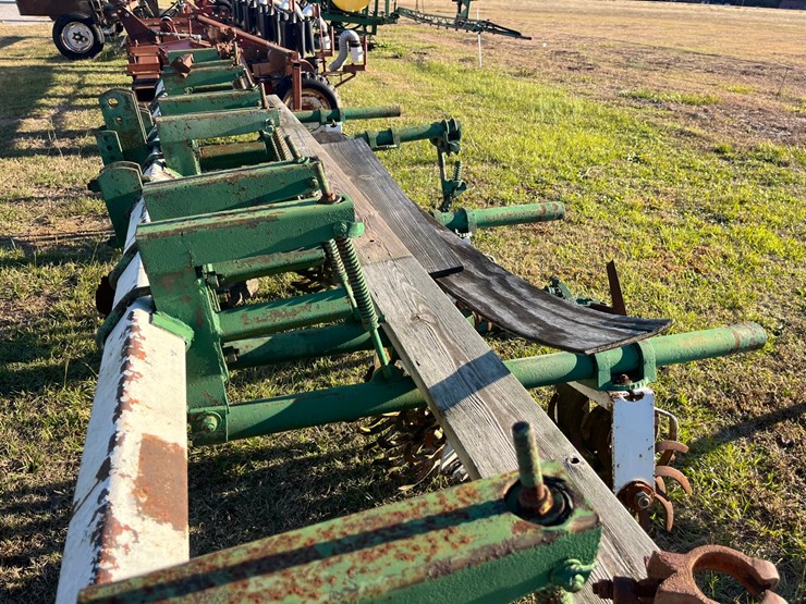 4-row-kmc-rolling-cultivator-on-a-160”-x-4”-x-4”-diamond-bar-located-at-1244-vandiford-rd-snow-hill-nc
call-252-531-8061-for-more-info-image-3