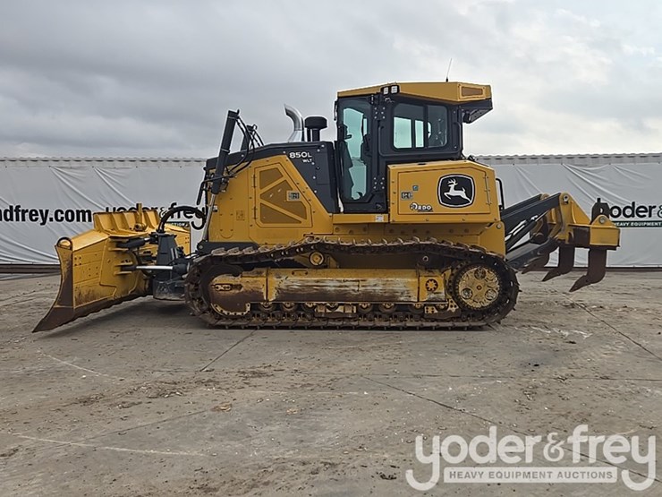 2019-deere-850l-wlt-image-2