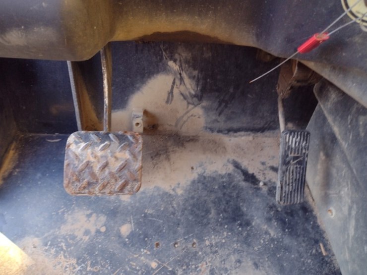 caterpillar-tl943c-image-10