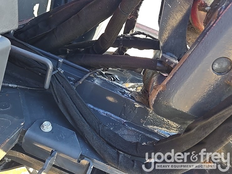 2022-yanmar-vio80-image-46