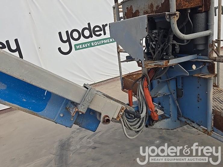 2015-genie-zx-135-image-53