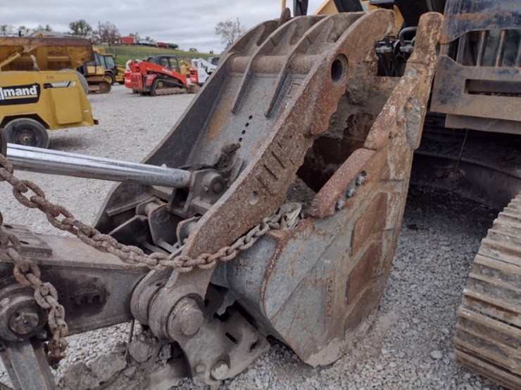 volvo-ec220e-lr-image-21