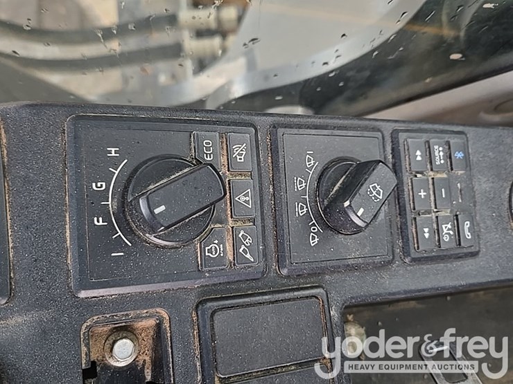 2019-volvo-ec200el-image-135