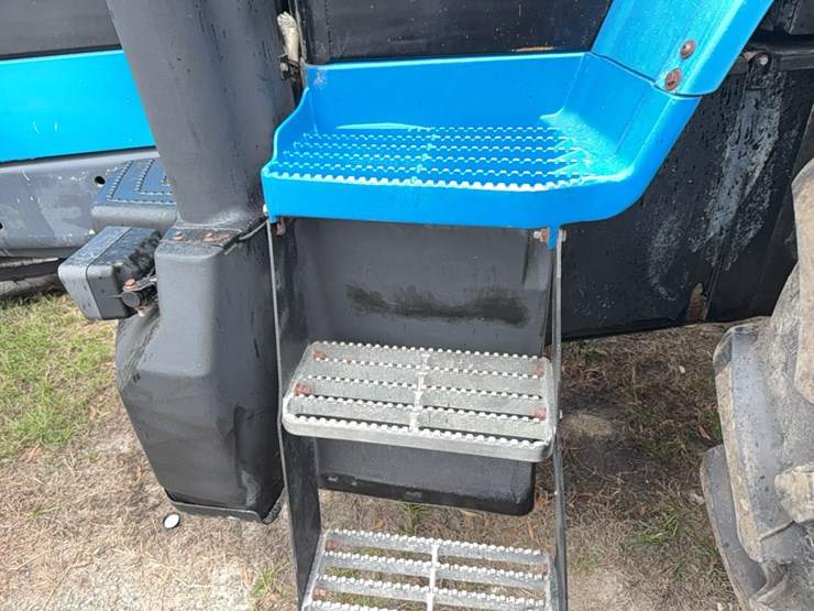 new-holland-8770-image-96