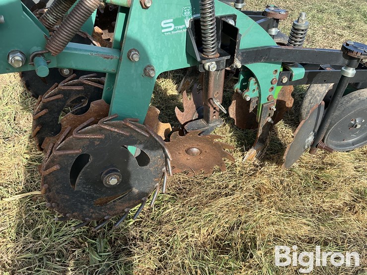 strip-cat-strip-tiller-image-16