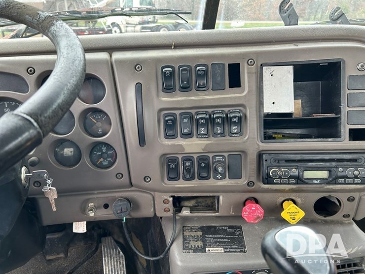 2006-mack-cxn613-vision-liquid-tender-truck-(pz14209,-unit-27926)-image-22