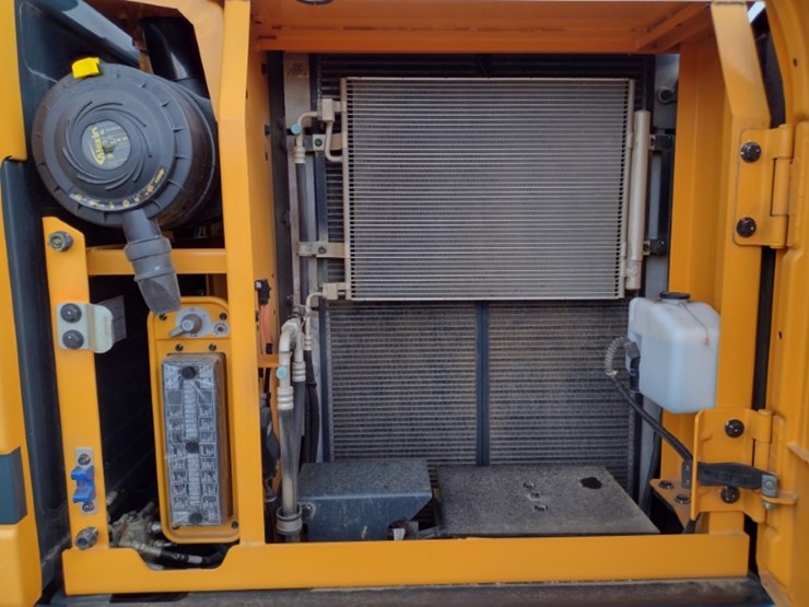 22-hyundai-hx140al-image-57