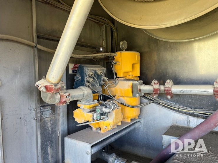 2007-freightliner-petroleum-truck-(jn3391,-unit-2373)-image-39