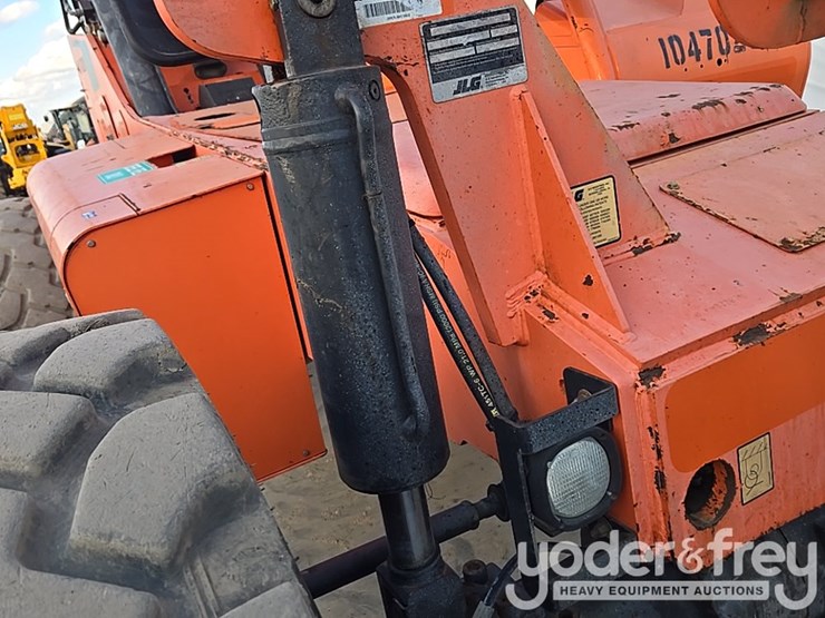 2016-sky-trak-8042-image-67