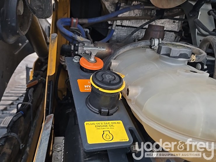 2020-deere-333g-image-45