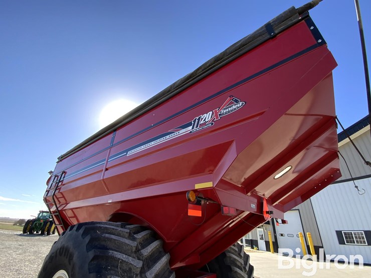2015-j&m-1120-xtended-reach-grain-cart-image-18