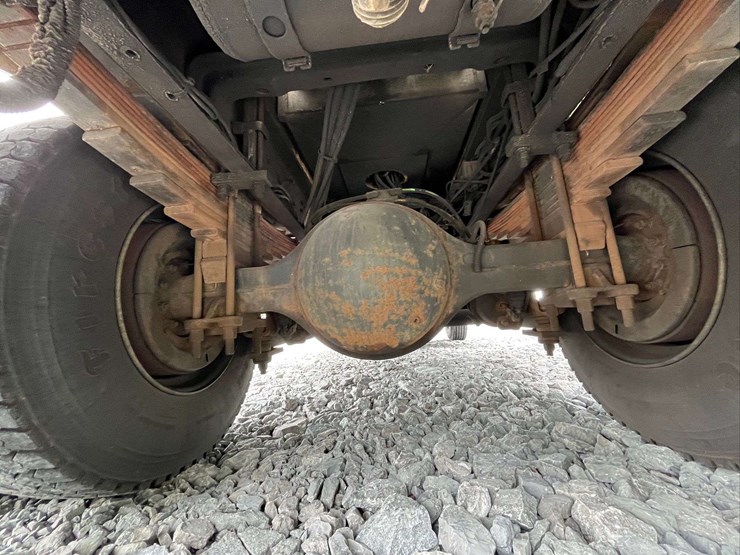 2005-gmc-c8-cable-placer-truck-image-33