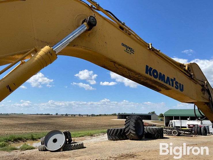 komatsu-220-trackhoe-image-15