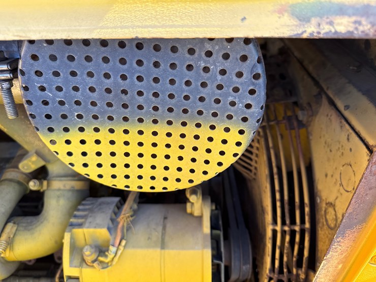 caterpillar-d4h-image-21