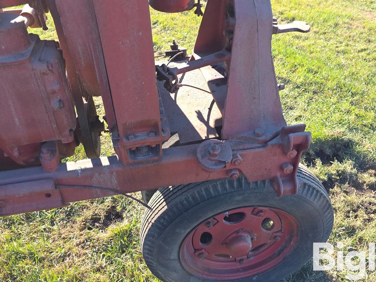 1937-farmall-f-20-2wd-tractor-image-20