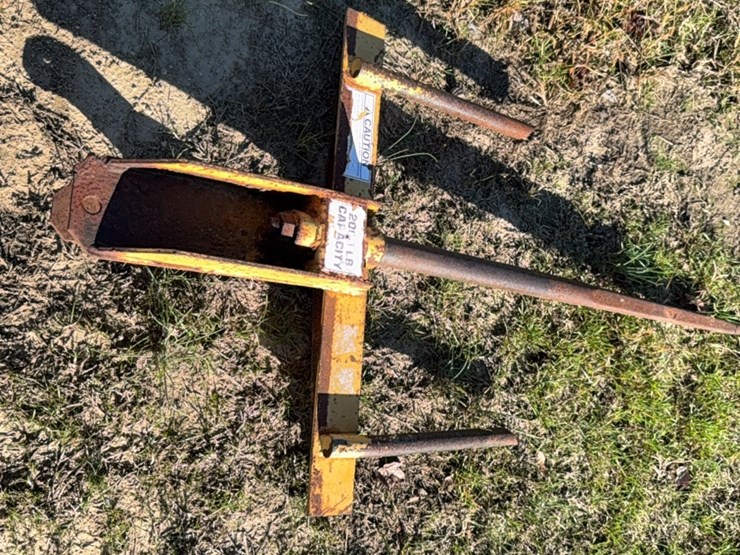 loader-bucket-bale-spear-located-at-107-jernigan-swamp-rd.,-ahoskie,-nc-image-4